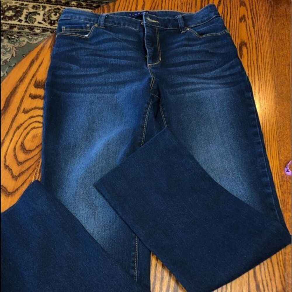 Bandolina size 6 style Amy like new condition looks like they may have been hem